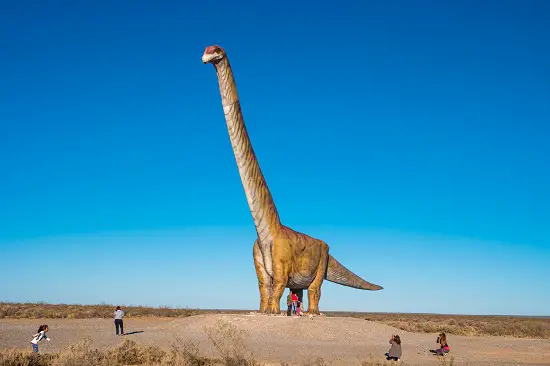 Puertasaurus largest, biggest dinosaur, sauropod herbivore