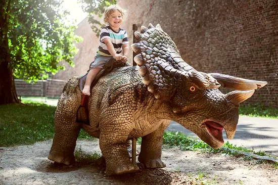 What Age Can Kids Learn About Dinosaurs